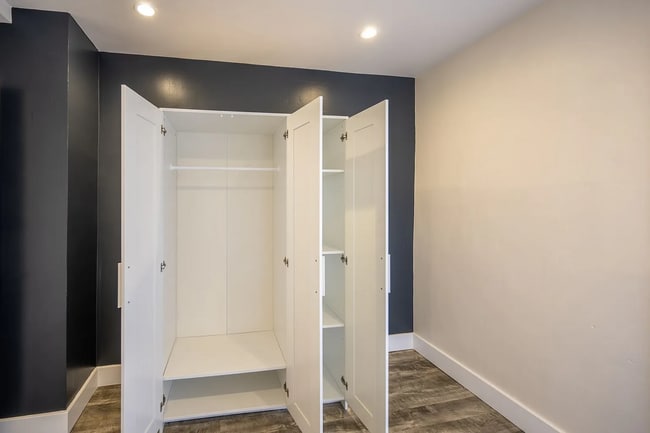 Building Photo - Great 1bd/1ba apartment with a private yard!