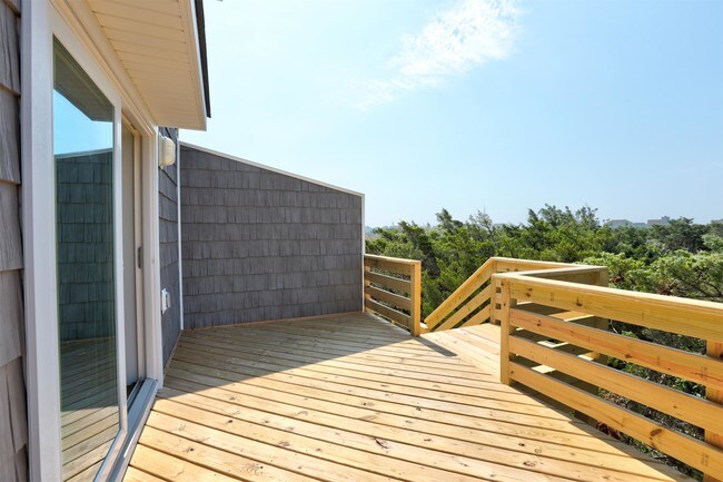 Building Photo - 57205 Eagle Pass Rd