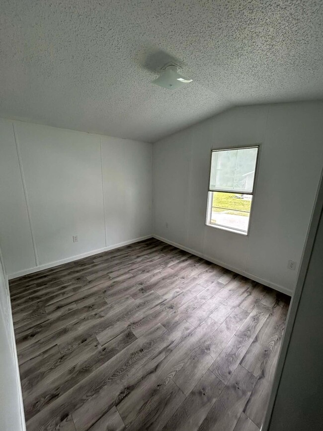 Building Photo - 112 Briarcreek Ln