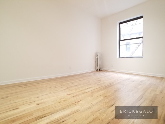Building Photo - 446 St Johns Pl
