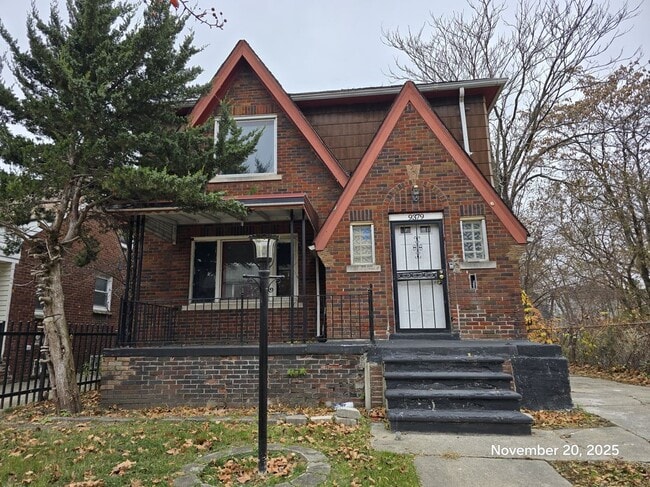 Building Photo - 9379 Manor