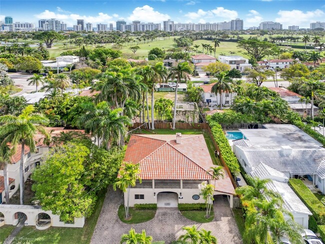 Foto del edificio - 5845 N Bay Rd