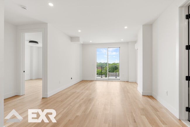 Building Photo - 1946 Ocean