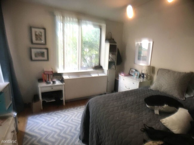 Foto del edificio - 1 br, 1 bath  - 428 W 54th St