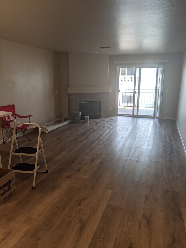 Living area/patio - 580 Camino De La Reina