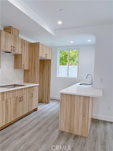 Foto del edificio - 95 Harkness Ave