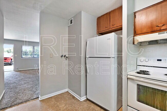 Foto del edificio - 3811 Carpenter Dr