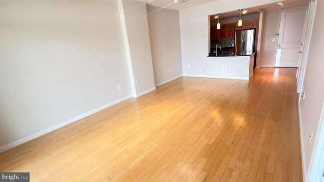 Foto del edificio - 5750 Bou Ave