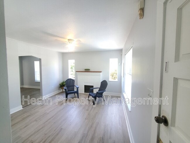 Photo - 1735 25th St S House
