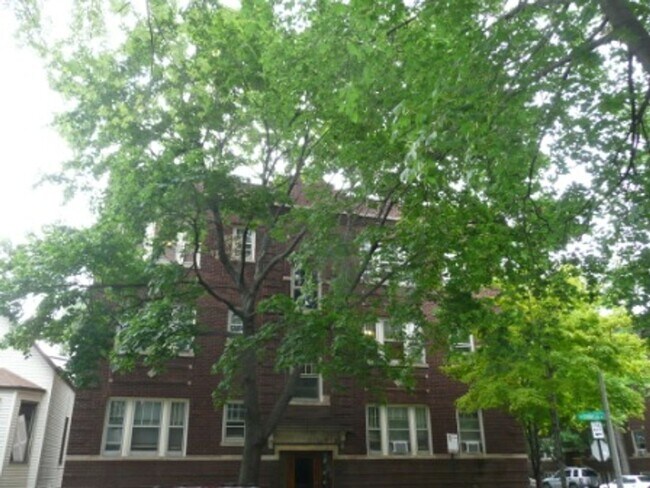 Foto del edificio - Fantastic Roscoe Village One Bedroom