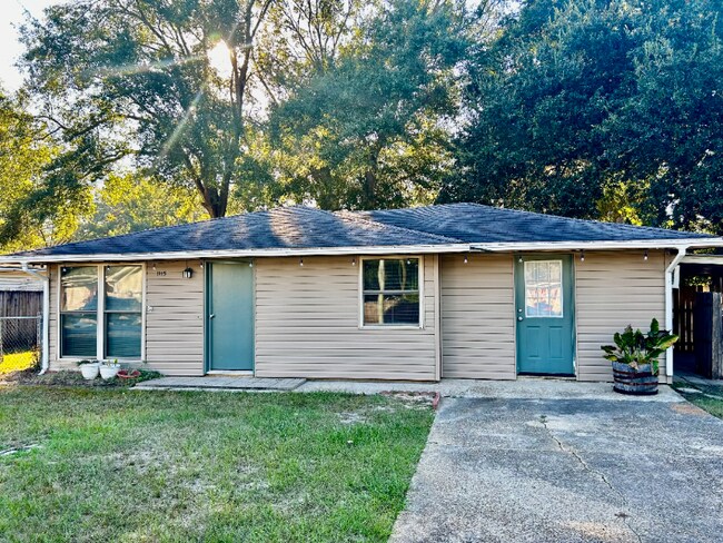 Foto del edificio - 1115 N Texas St