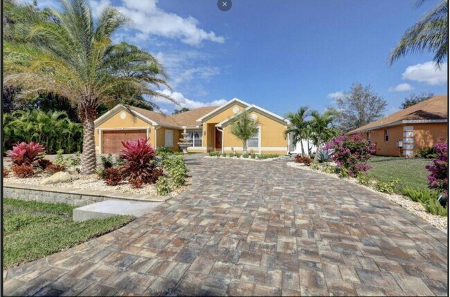 Foto del edificio - 2529 SW Grotto Cir