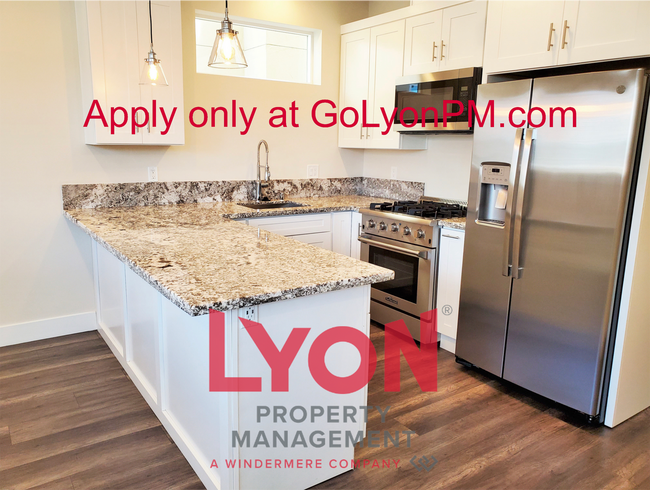 Foto del edificio - Contemporary 3 Bed/3 Bath Greenhaven Home ...