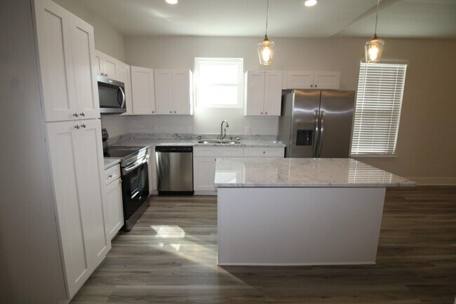 Foto del edificio - 5483 Avon Rd