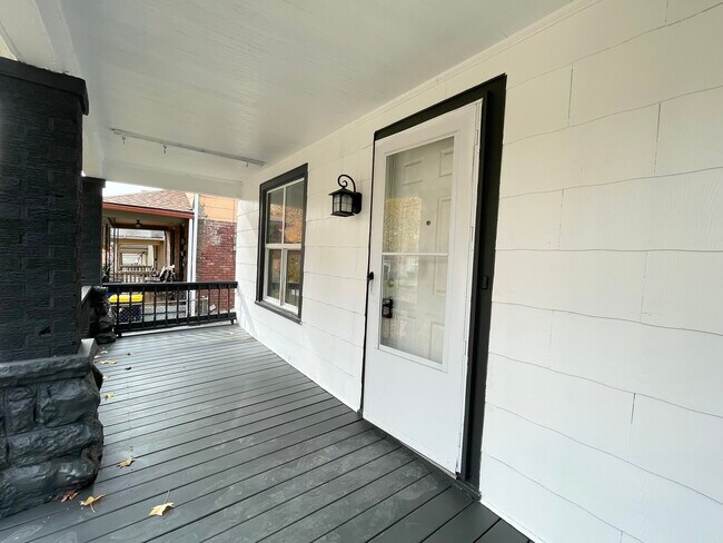 Building Photo - 2716 Bales Ave