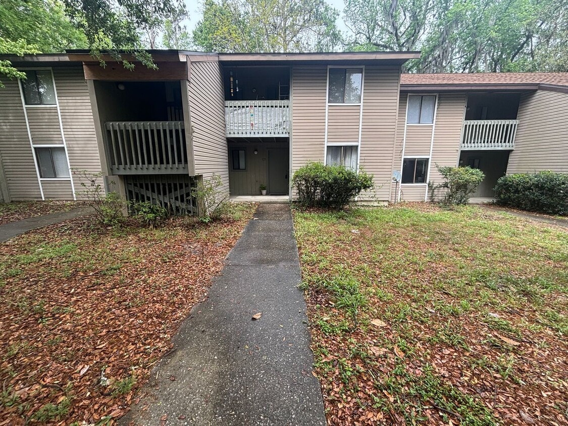 Newly renovated FIRST floor 2/2 - Will go fast - Newly renovated FIRST floor 2/2 - Will go fast