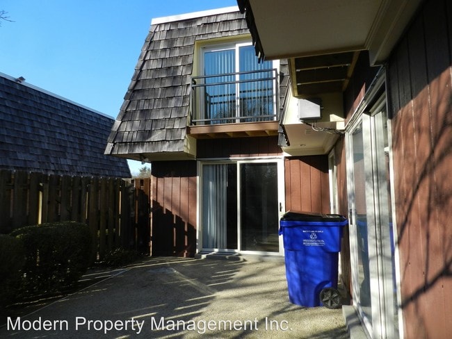 Building Photo - 808 Turkey Foot Ct