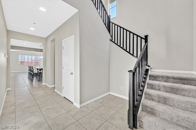 Building Photo - 5890 Skyfall Ct