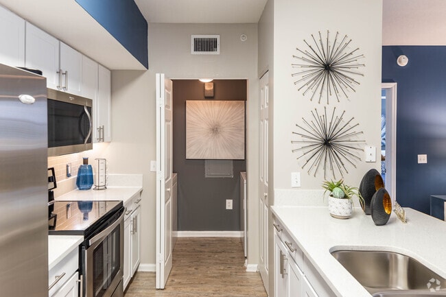 Interior Photo - The Pearl