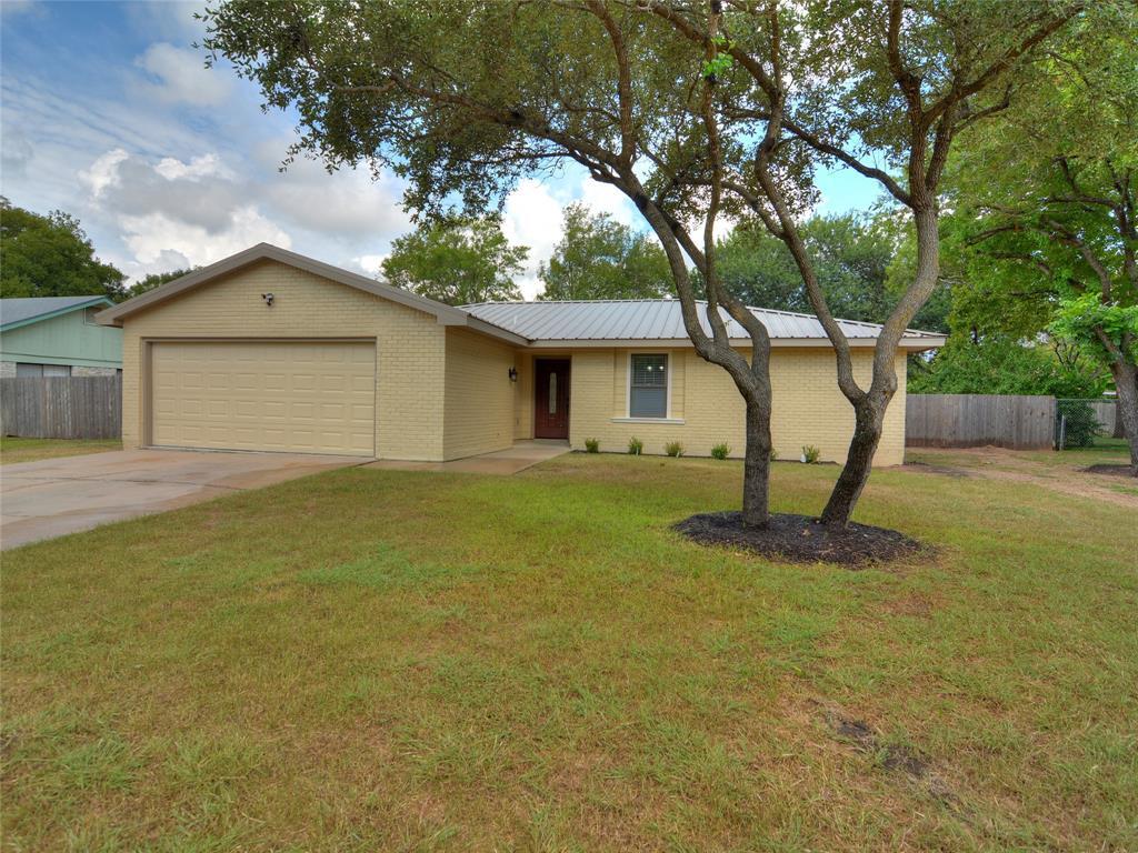 Primary Photo - 1004 Green Meadow Dr