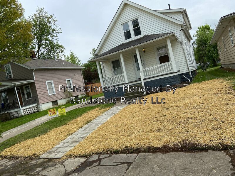 Primary Photo - 5 Bedroom Home