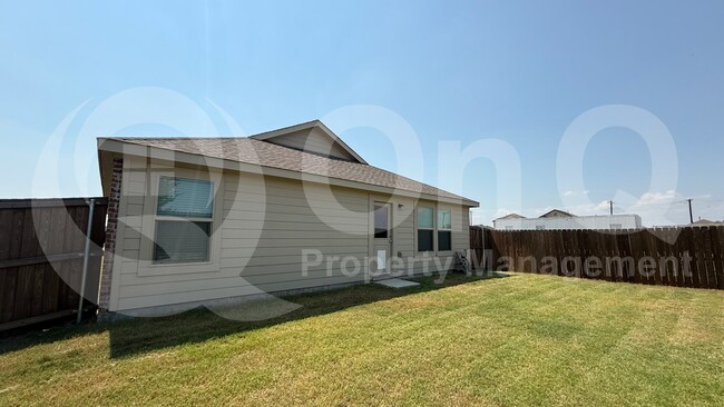 Foto del edificio - 14017 Ilderton St