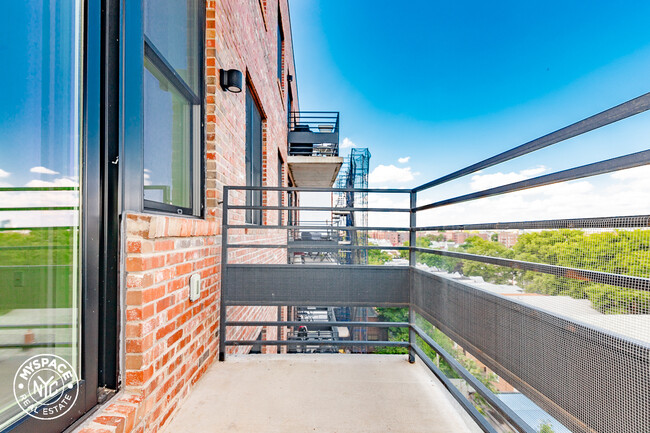 Building Photo - 581 Ocean Pkwy