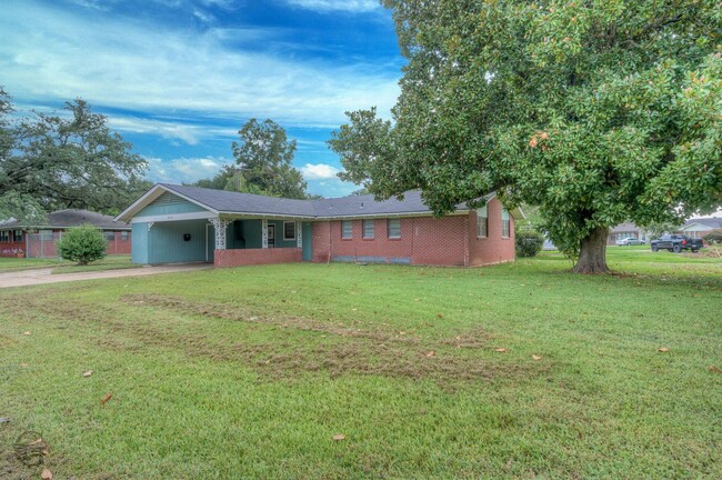 Building Photo - 2829 Doles Pl