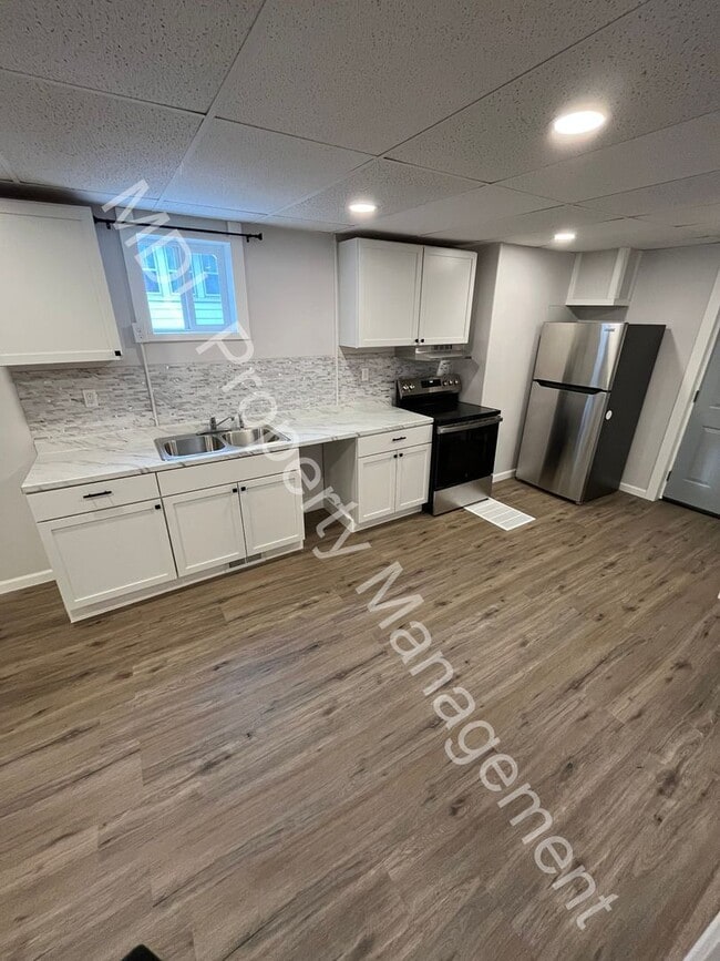 Building Photo - 1500 Birney St