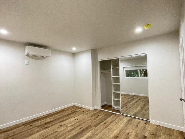 Building Photo - 5760 Alessandro Ave