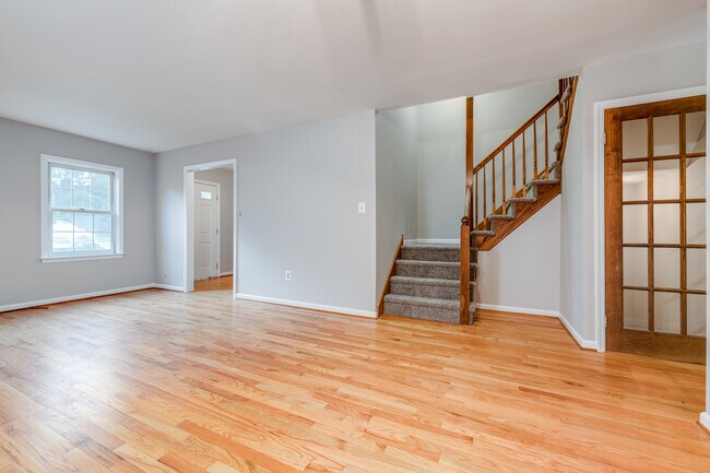 Building Photo - 205 Georgetowne Ct