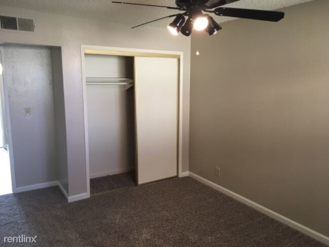Building Photo - 583 W Santa Ana Ave