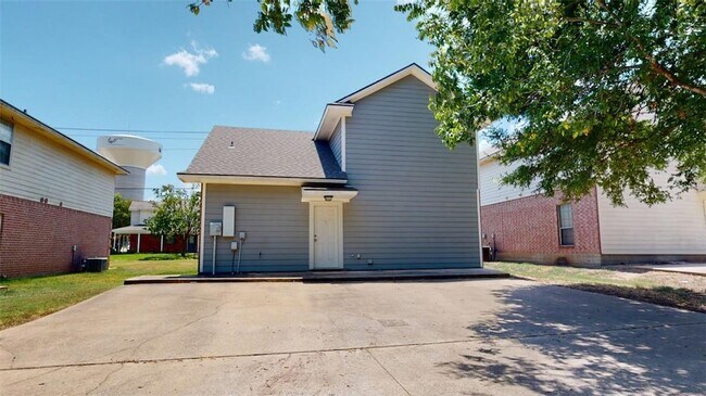 Building Photo - 1604 Park Pl