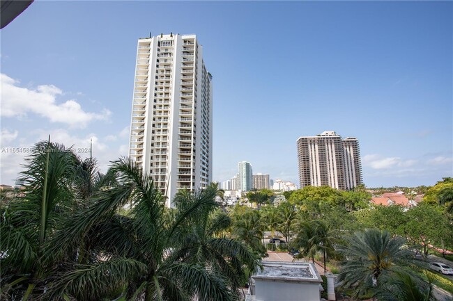 Building Photo - 19400 Turnberry Way