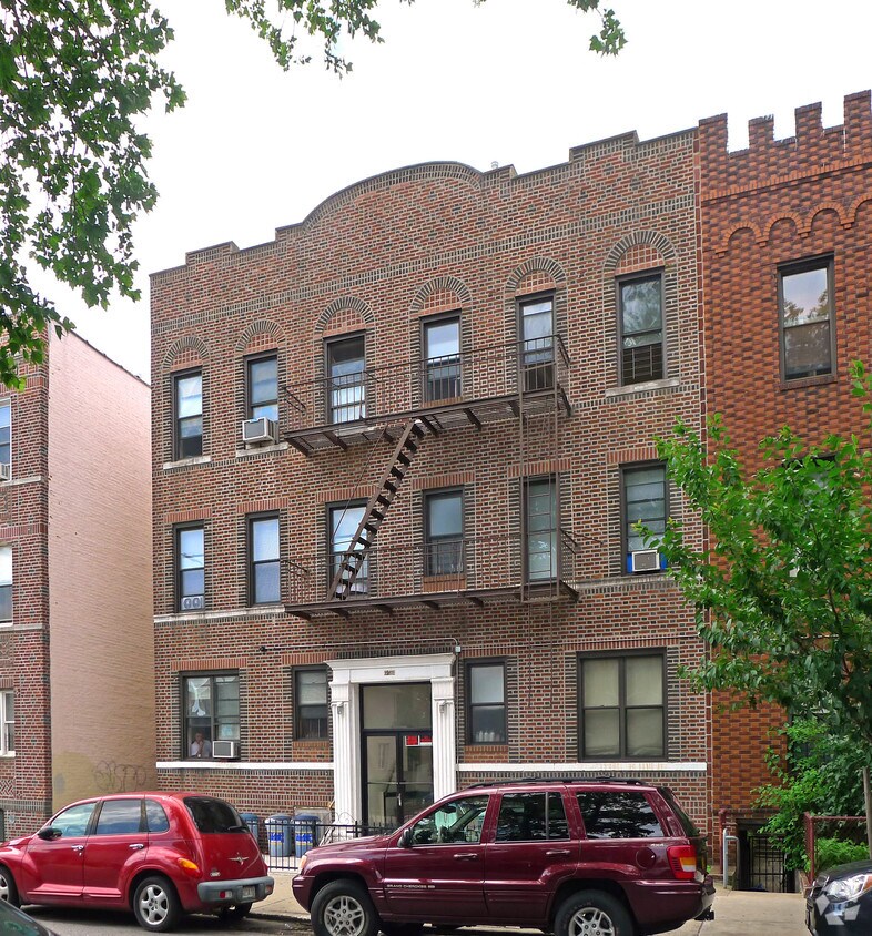 Building Photo - 2062 73rd St
