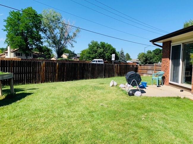Building Photo - 2 Bedroom/2 Bath Duplex with Attached Gara...
