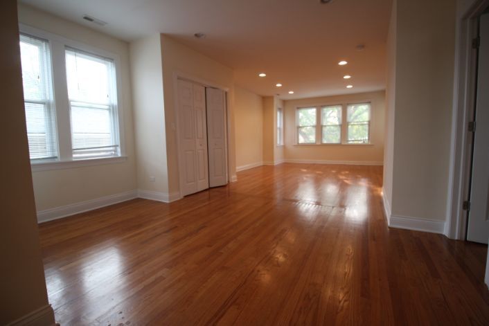 Primary Photo - 3755 N Kimball Ave
