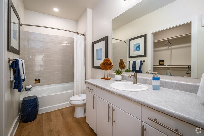 1BR, 1BA - 768SF - Ltd. Med Center