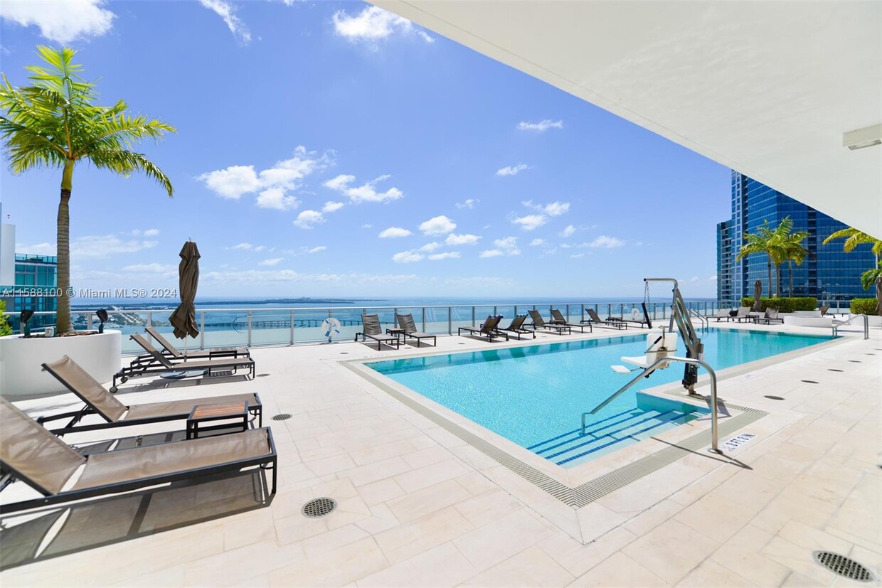 Foto principal - 1300 Brickell Bay Dr