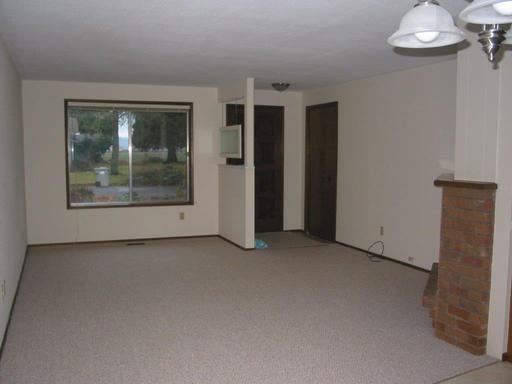 Building Photo - 2210 NE Merloy Ave