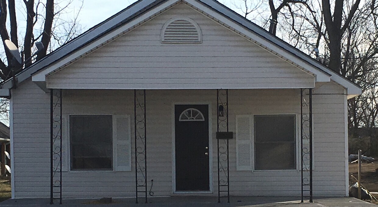 Primary Photo - 2 Bedroom 1 Bath house Ready December 1st!
