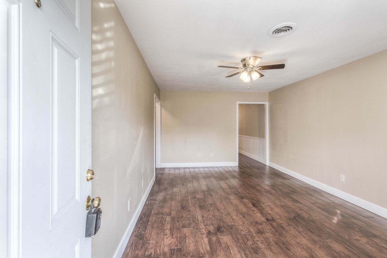 Foto principal - 102 W Atlanta St