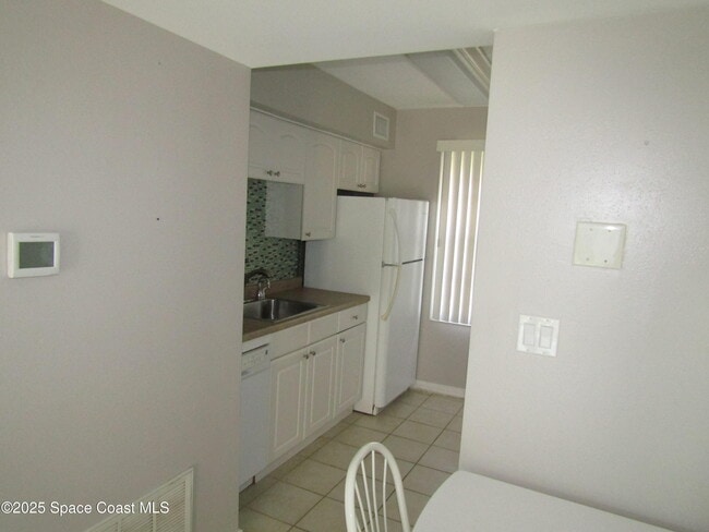 Building Photo - 910 S Colonial Ct