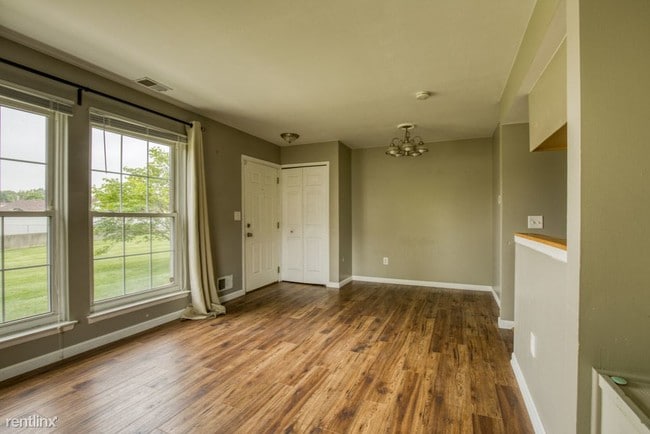 Building Photo - 2 br, 1 bath House - 28406 Longmeadow Ln