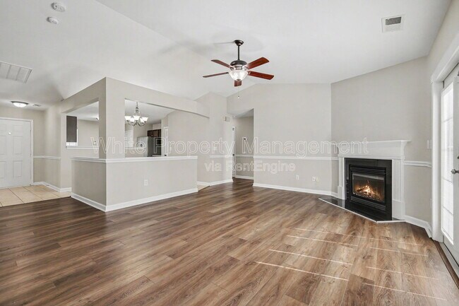 Foto del edificio - 1820 Meadow Crossing Dr