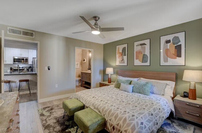 Building Photo - 7885 W Flamingo Rd