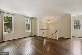 Building Photo - 7230 Taveshire Wy