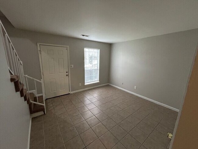 Foto del edificio - 1100 Cotton Ave SW