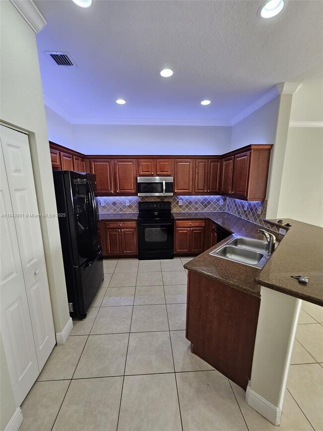 Building Photo - 4242 SW 124th Way