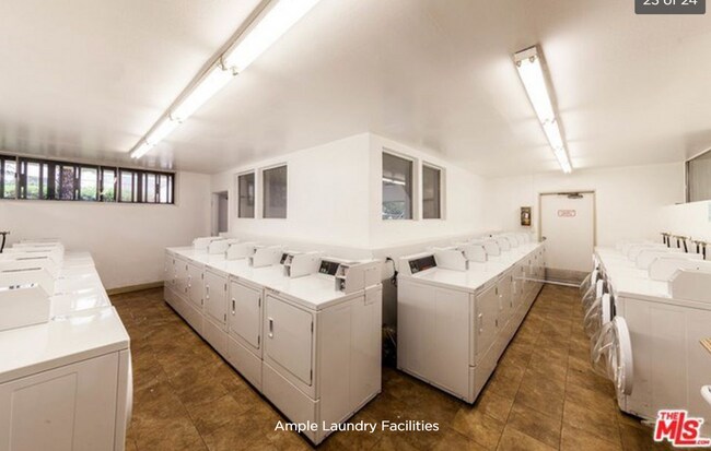 Building Photo - 8650 Gulana Ave